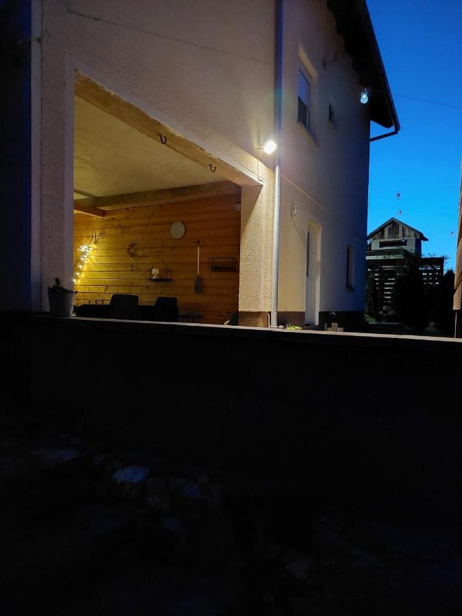 Apartman Hana Apartment Dreznik Grad Bagian luar foto