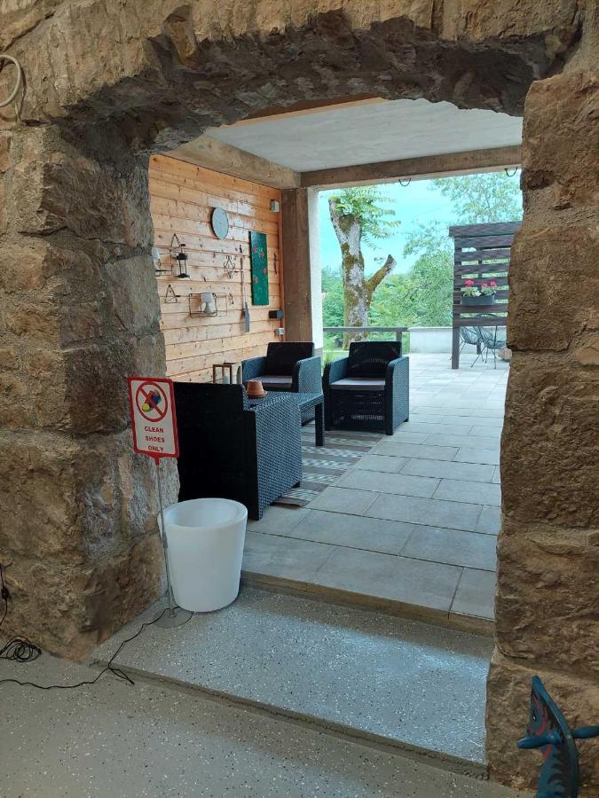 Apartman Hana Apartment Dreznik Grad Bagian luar foto