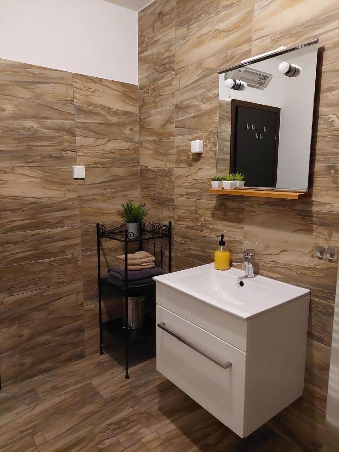 Apartman Hana Apartment Dreznik Grad Bagian luar foto