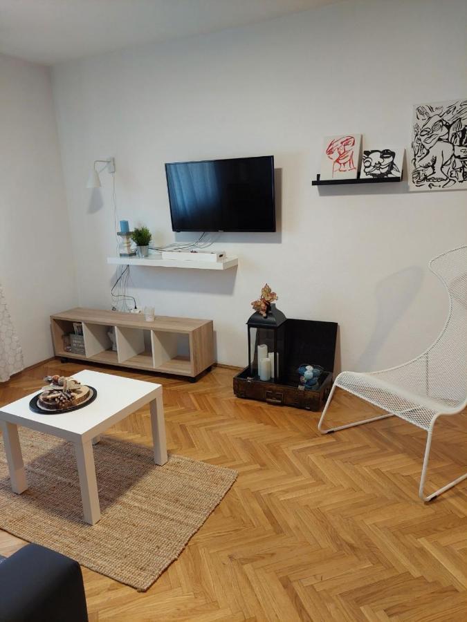 Apartman Hana Apartment Dreznik Grad Bagian luar foto